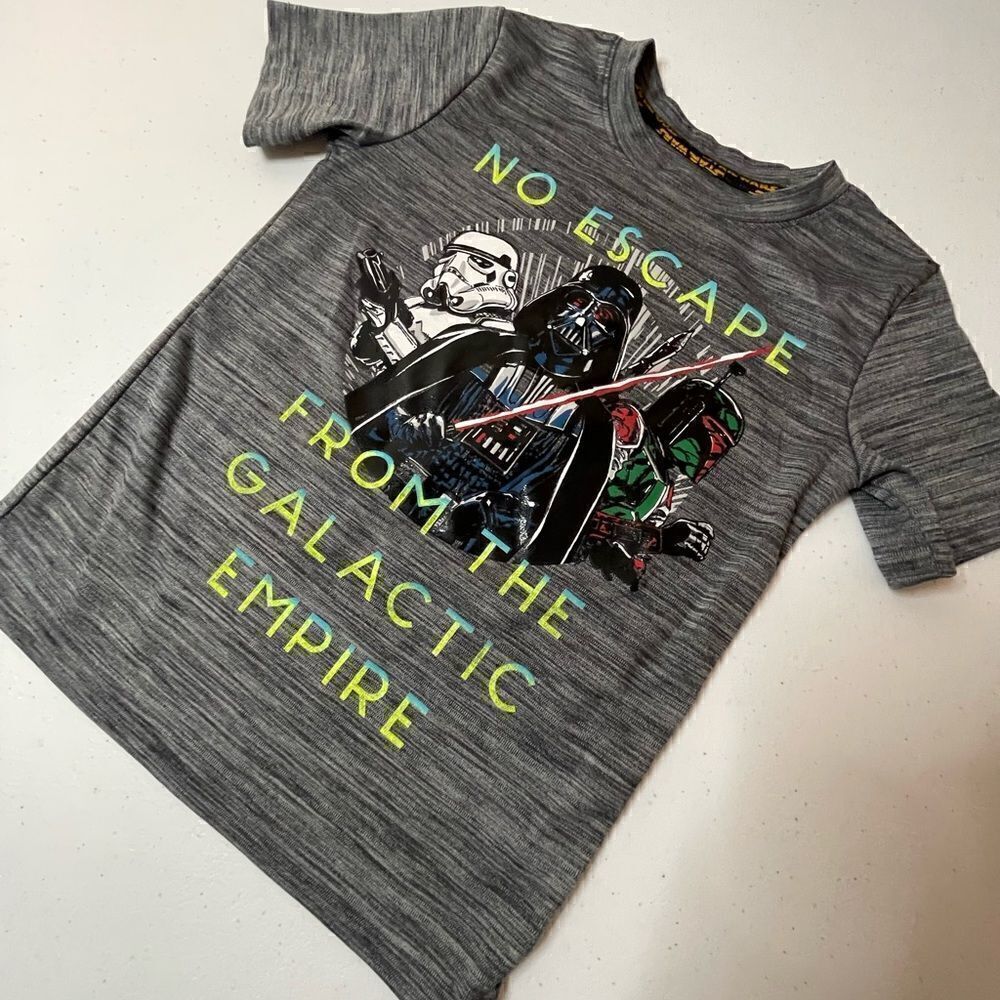 Star Wars boys size 5 T-shirt